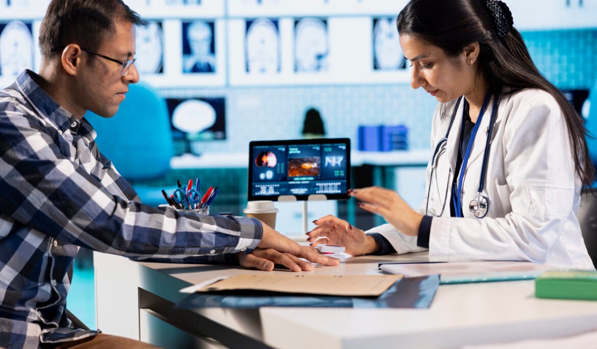 Healthcare-professional-providing-Principal-Care-Management.